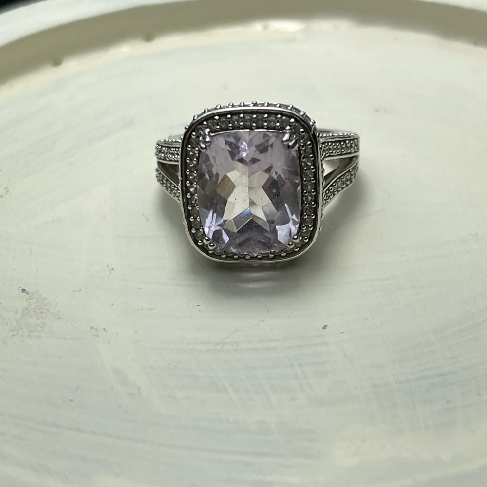 Size 7 Elegant Silver and Lavender Amethyst Gemstone Ring